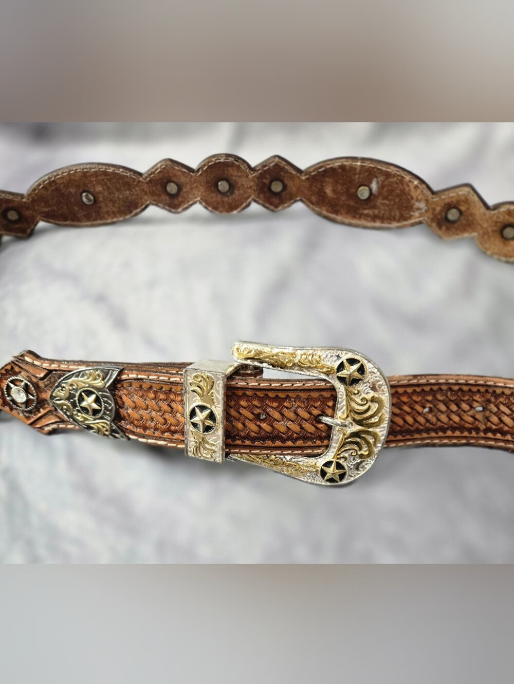 Scalloped Star Concho Western Belt - Picture 2 of 5